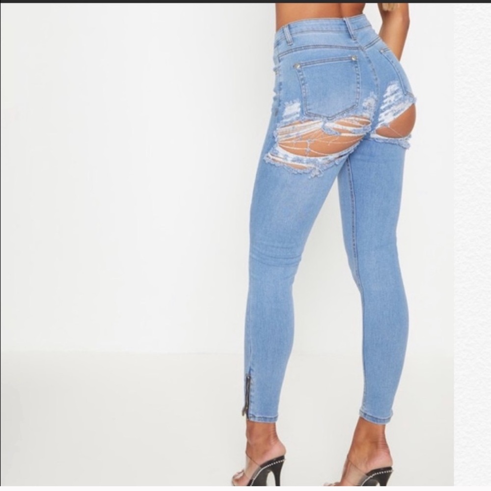 booty rip jeans prettylittlething